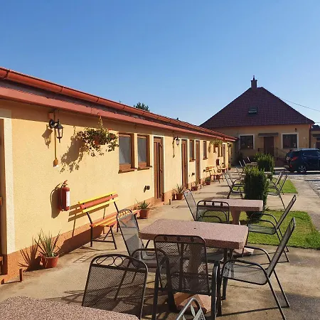 Privat U Jozefa Foeldesa * Veľký Meder