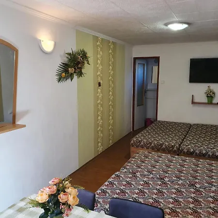 Privat U Jozefa Foeldesa منزل للإقامة