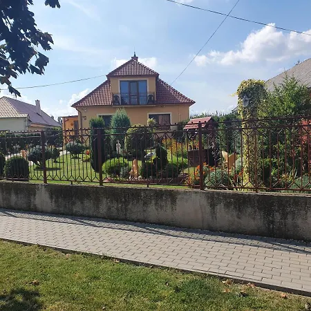 Privat U Jozefa Foeldesa *